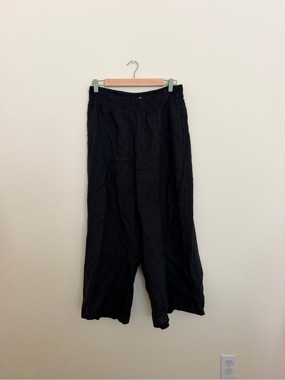 Black cropped wide leg linen pants